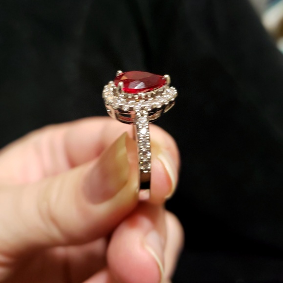 A ring - Picture 3 of 4
